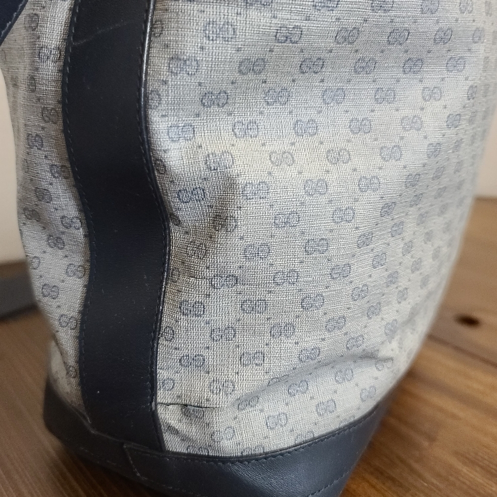 Gucci Vintage Navy GG Bucket Crossbody - Picture 6 of 16